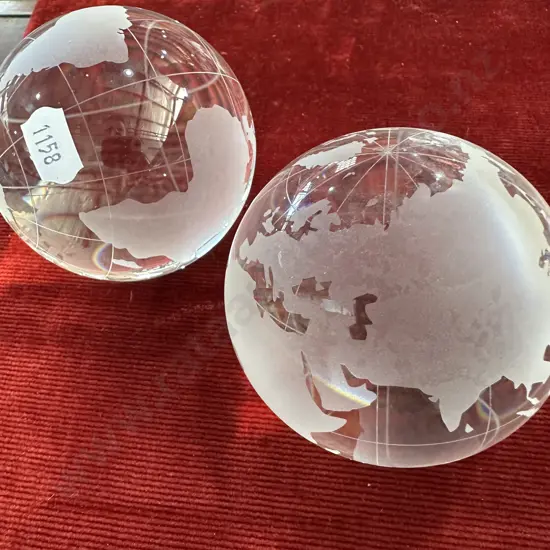 Pr crystal globe paper weights