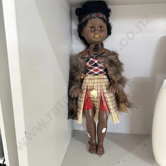 50cm Maori doll with feather cloak