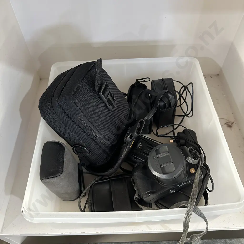 cameras and binoculars Image 1++