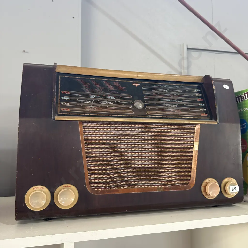 large KB mantle radio Image 1++