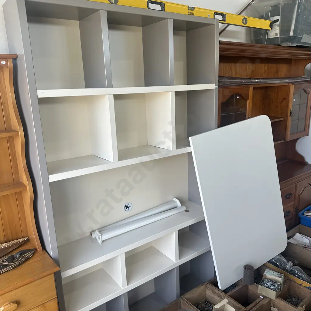 Wall cube shelf with removable desk. Image 1++