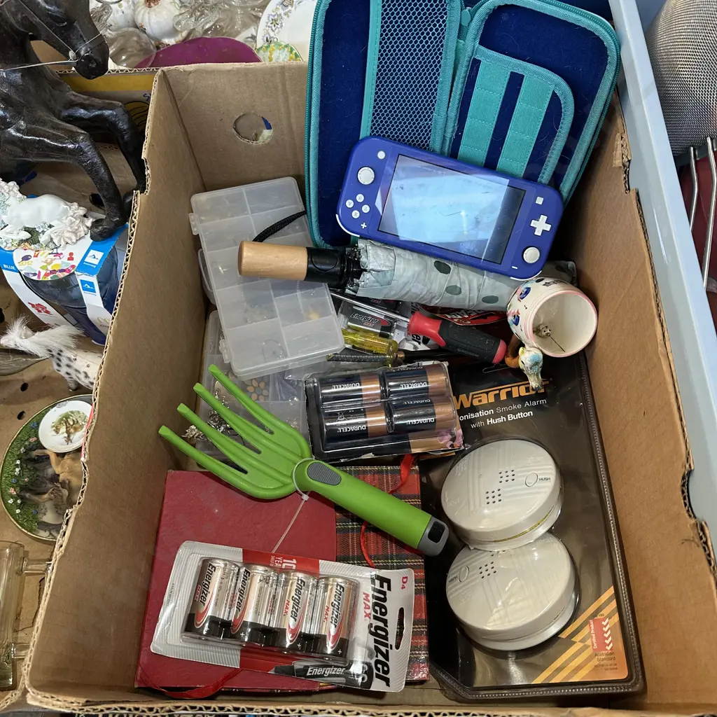 Nintendo, costume jewellery, batterys, smoke alarms etc Image 1++