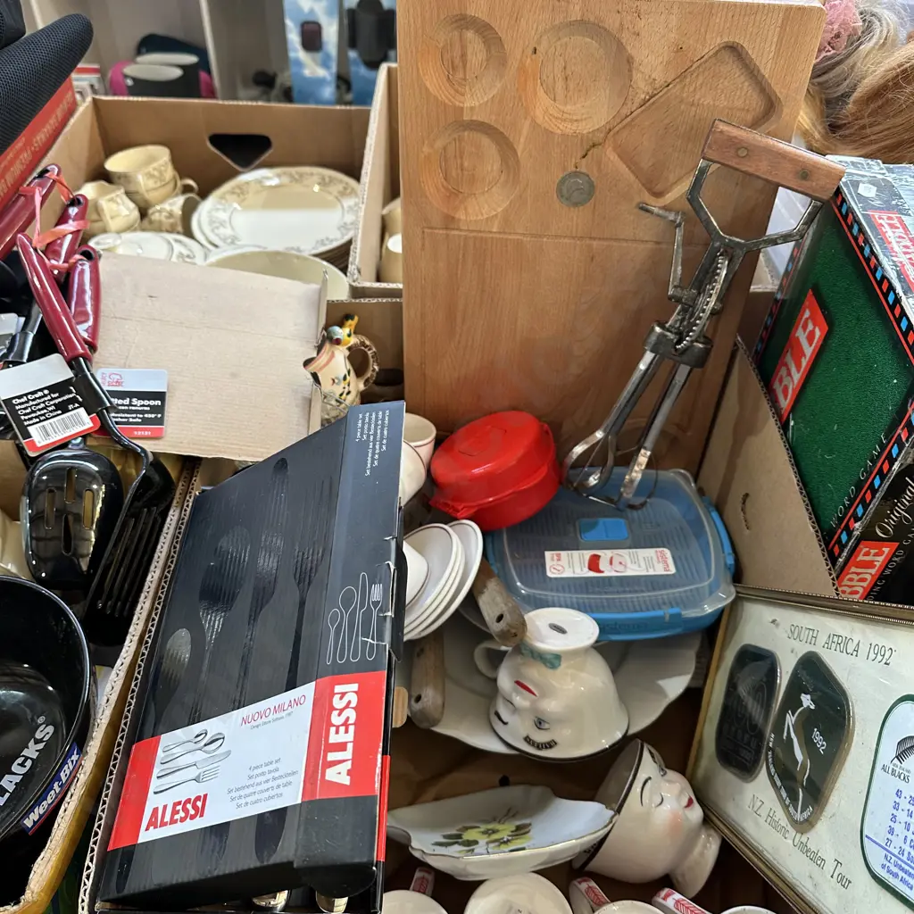 boxed cuttlery, Rewarewa cheese board Image 1++