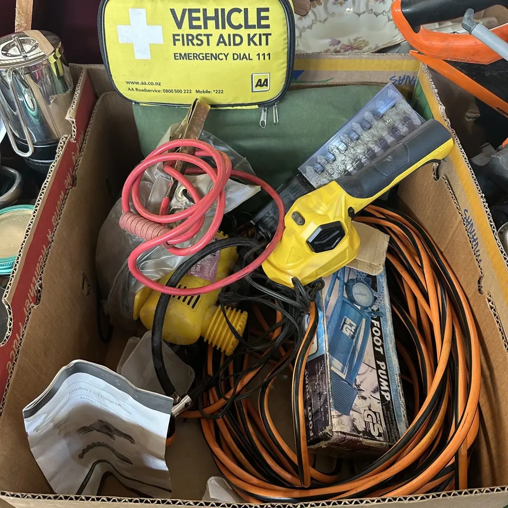 tools, tarp, lead etc Image 1++