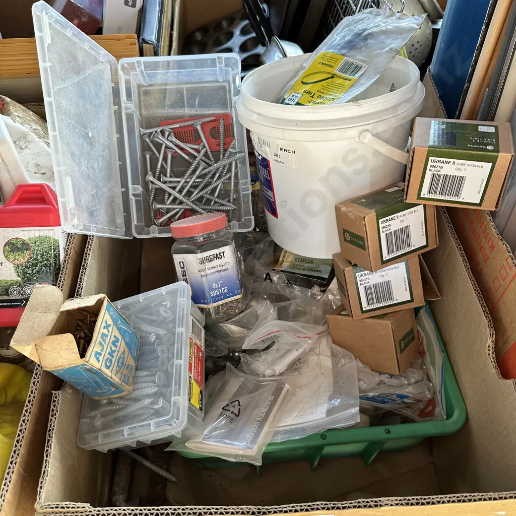 hardware including brass screws etc. Image 1++