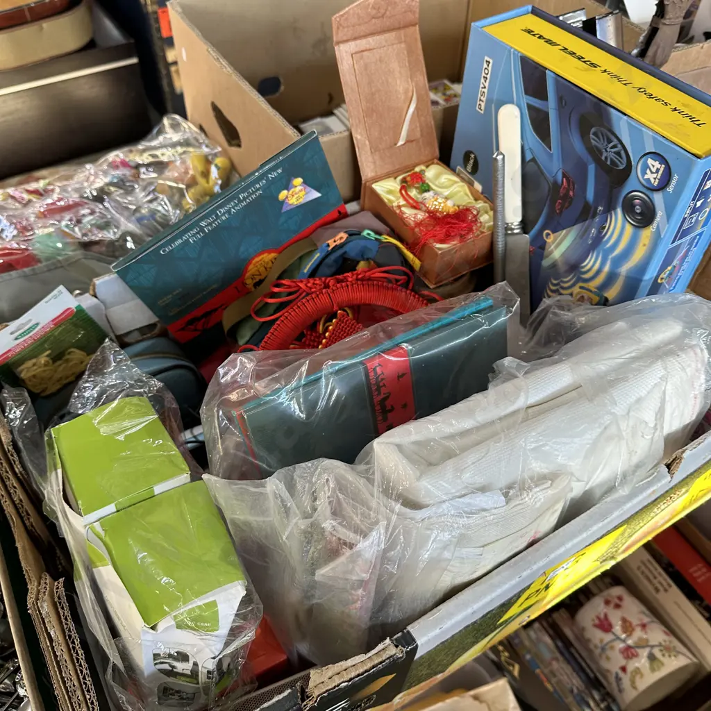 parking camera, phone cards, tapestry gear etc Image 1++