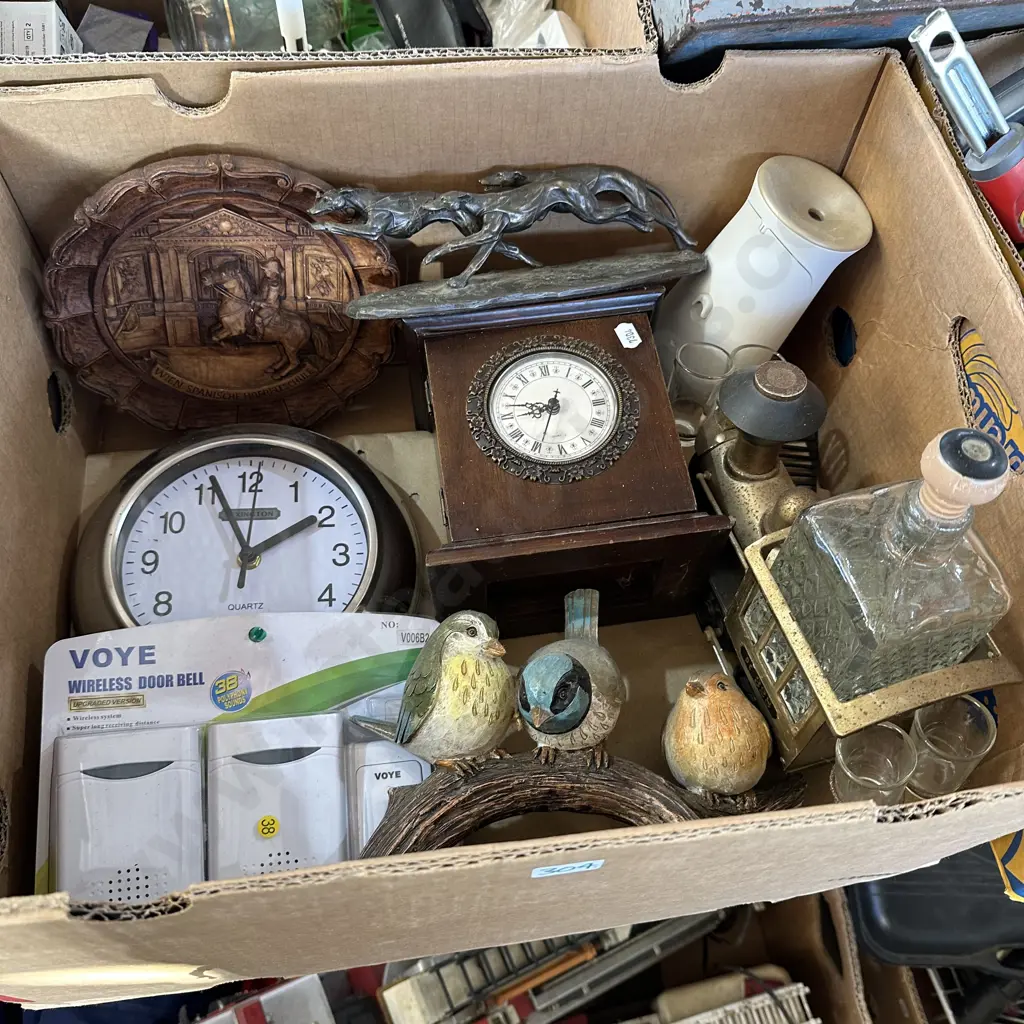 ornaments and clock etc Image 1++