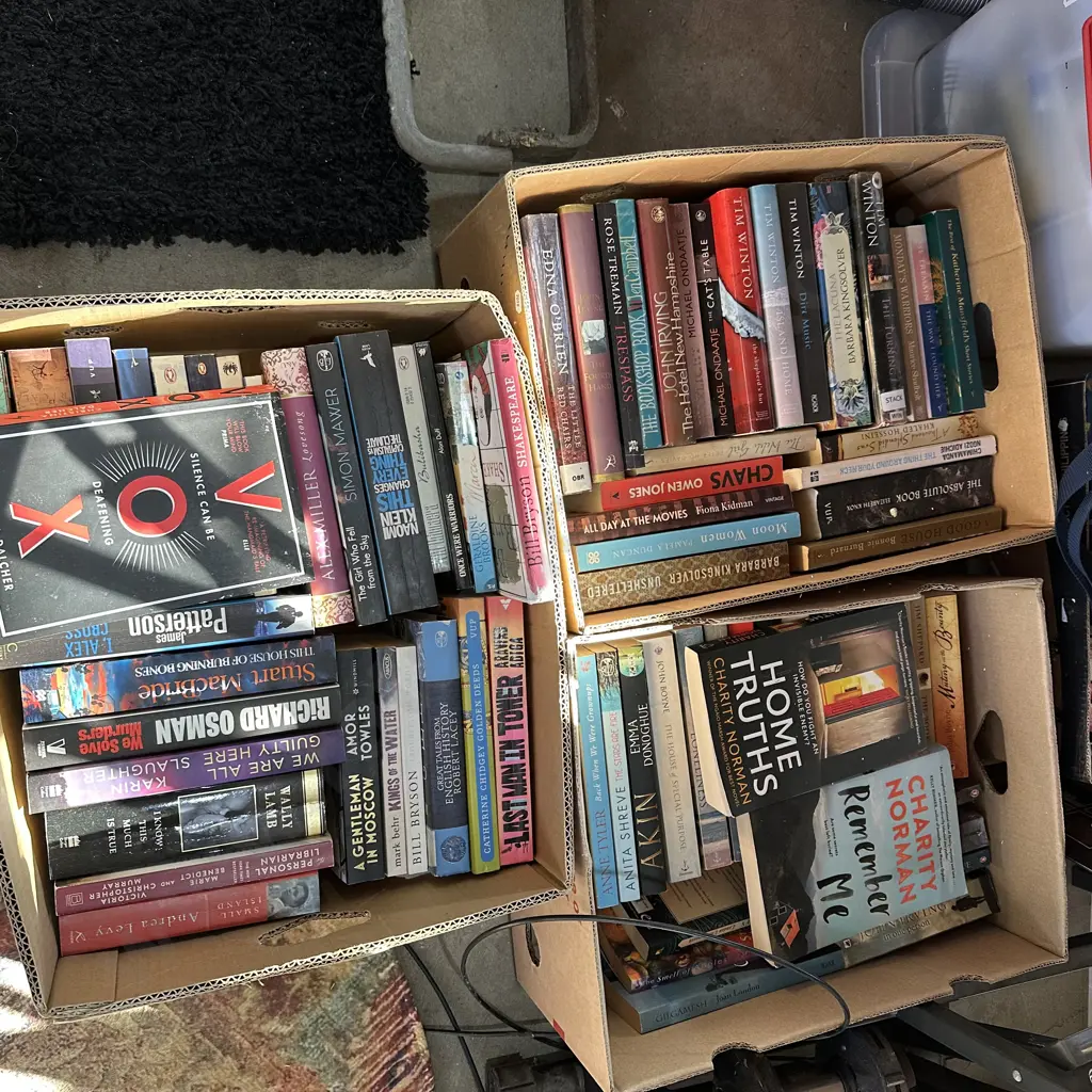 3 boxes books Image 1++