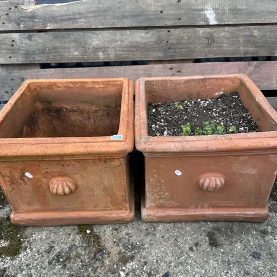 Pr Terracotta planters