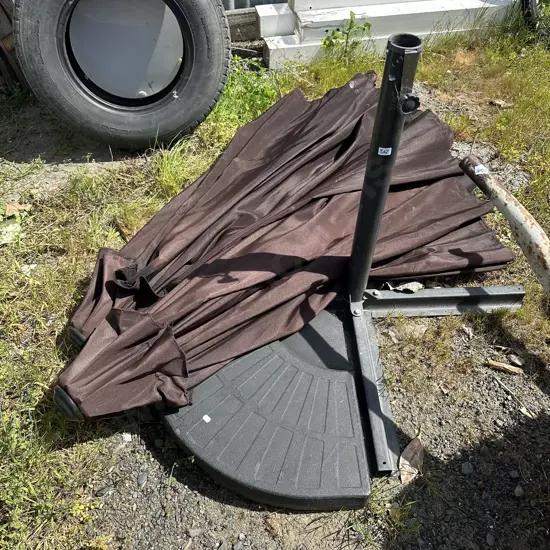 2 umbella parts and base