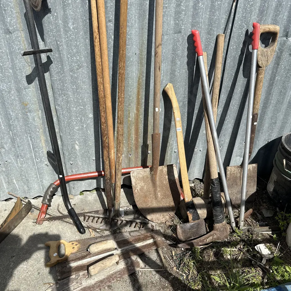 large selection garden tools Image 1++