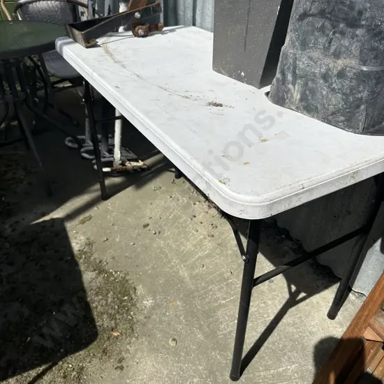 folding table