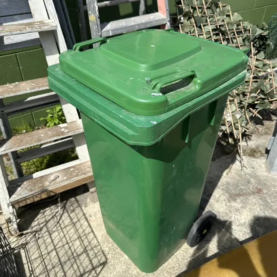 120l wheely bin