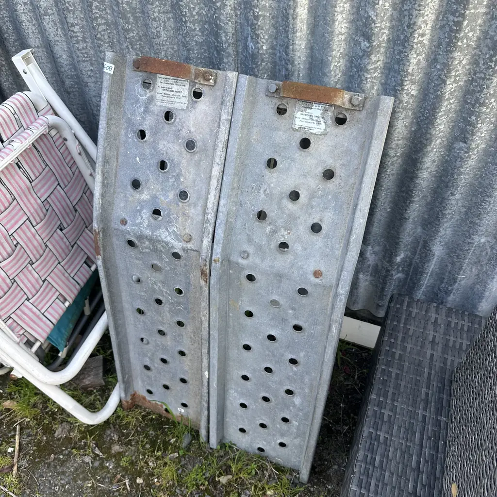 Car ramps. Image 1++