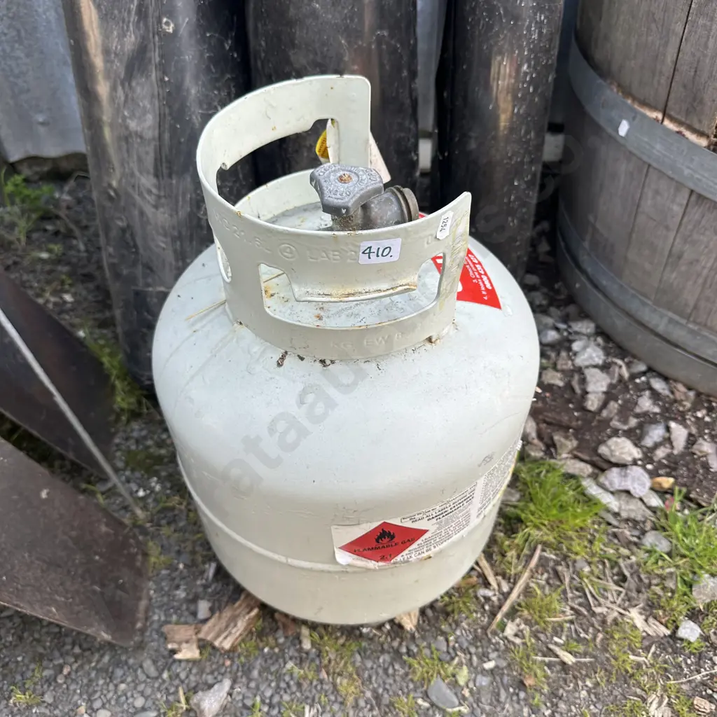 Heavy gas bottle. Image 1++