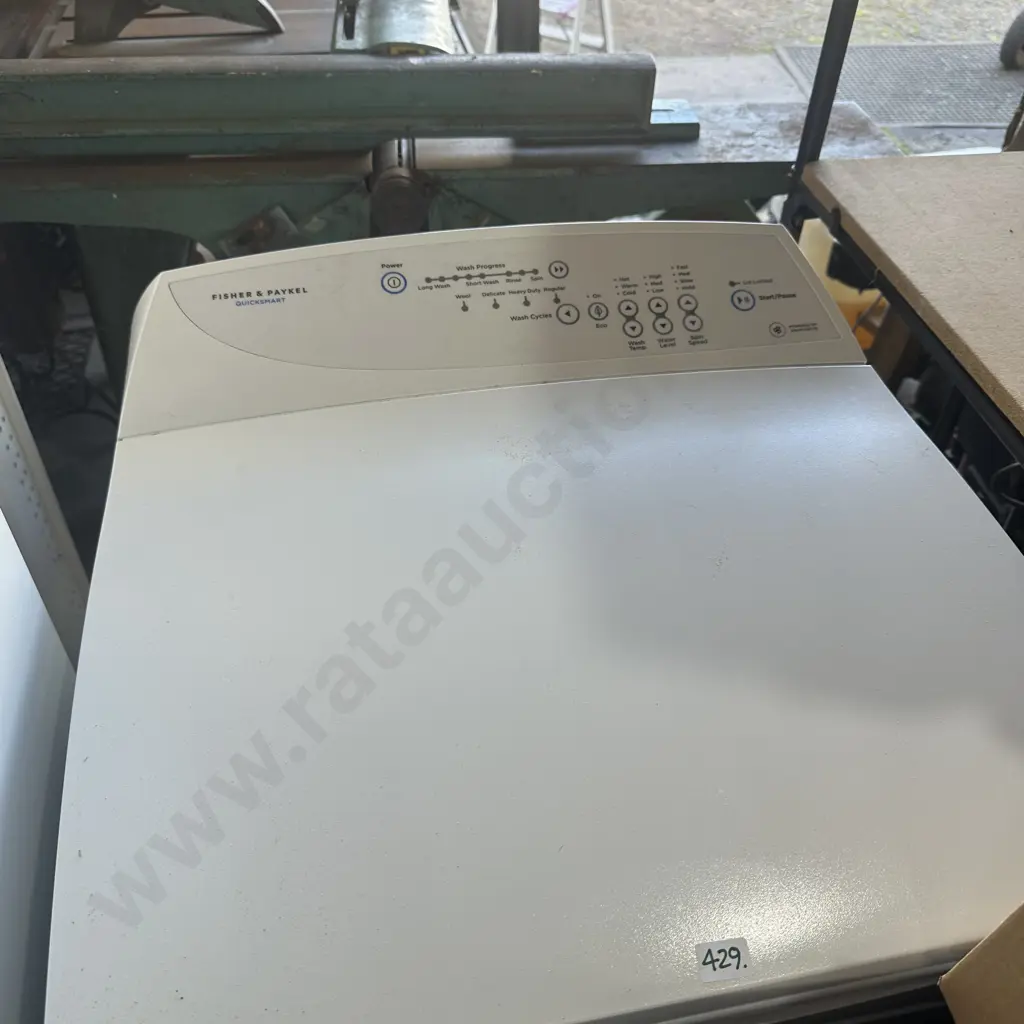 F & P Quicksmart washing machine. Image 1++