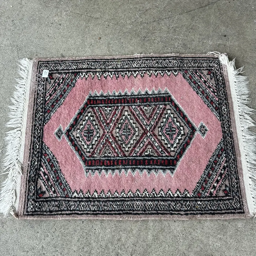 Small Persian mat Image 1++
