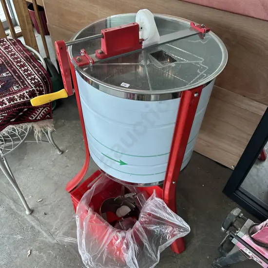 as new honey spinner plus accessories