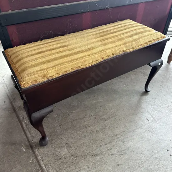 piano stool