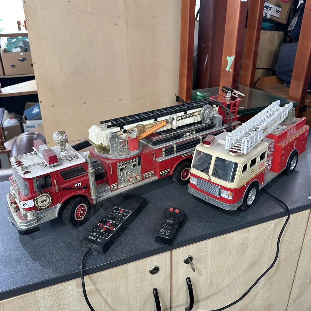 2 radio control Fire Engine Tonka toys Image 1++