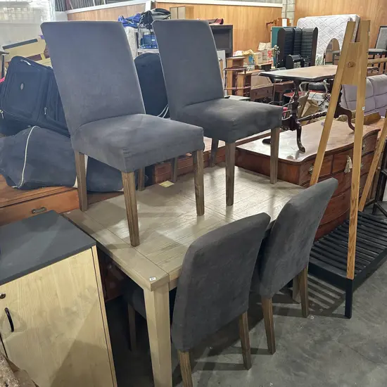 Oak extendable table and 4 chairs