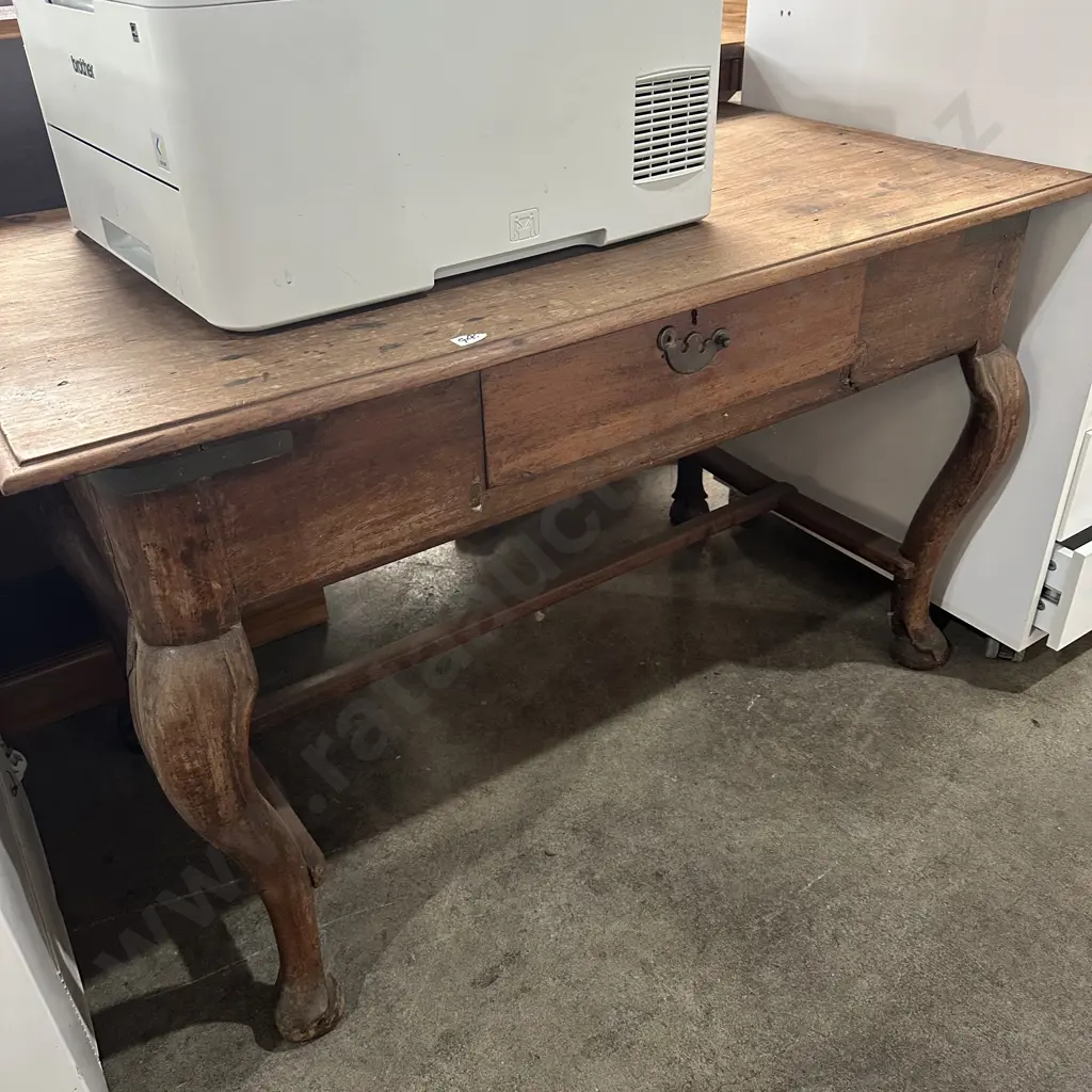 antique desk Image 1++