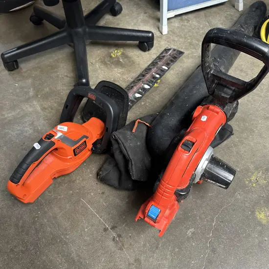 B&D blower/vac, hedge trimmer (skins only)