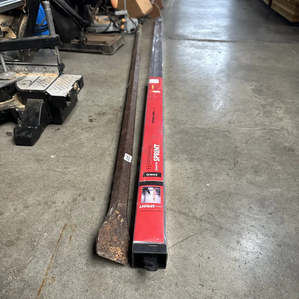 large metal bar, sliding rail Image 1++