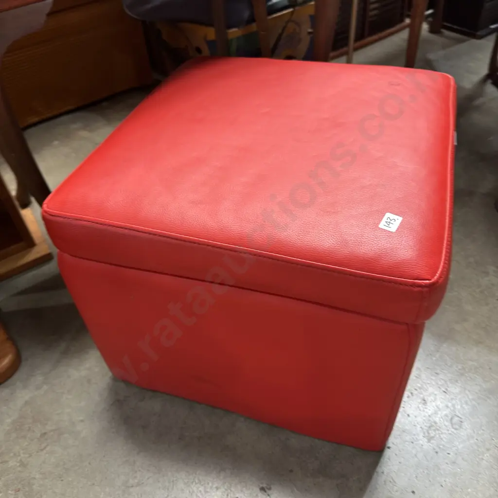 storage foot rest Image 1++