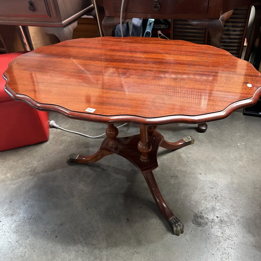 pedistal coffee table Image 1++