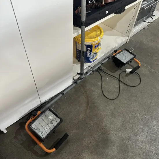 floodlight stand