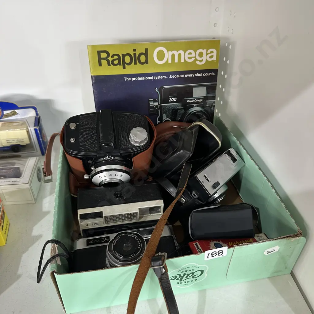 Selection of cameras. Image 1++