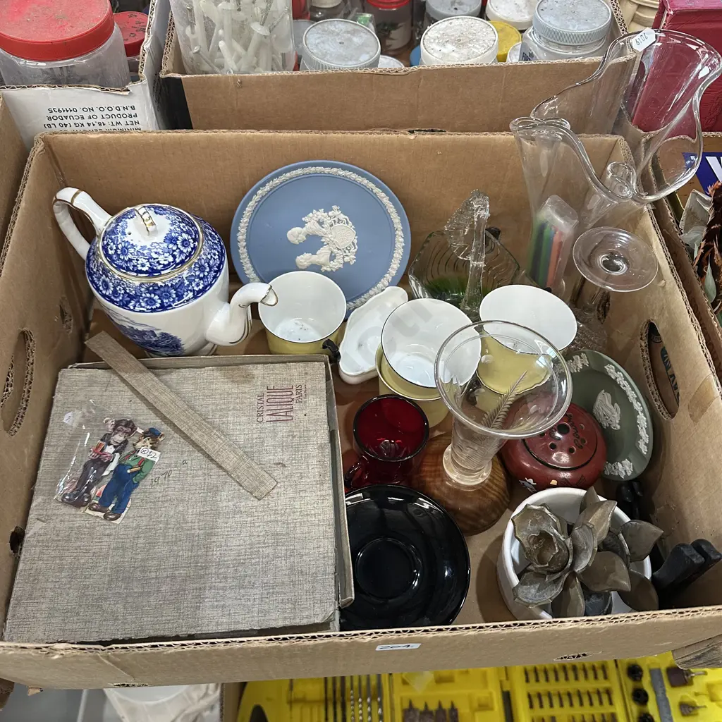Box of collectables. Image 1++
