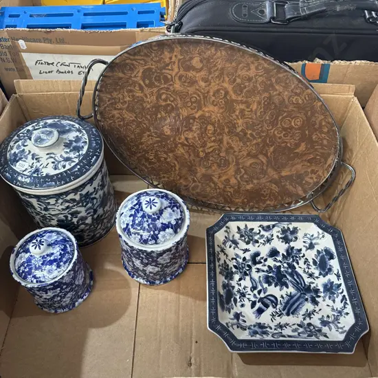 Serving tray, blue and white china.