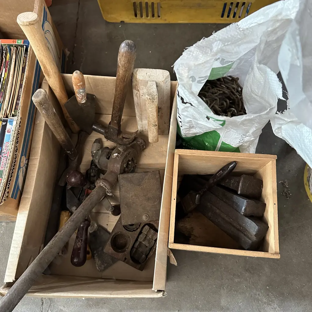 Old tools, log splitters and chain. Image 1++