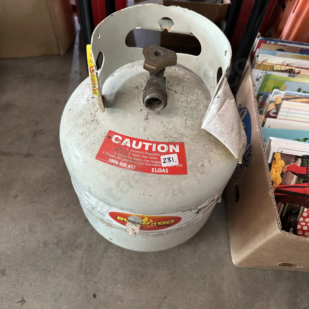 Heavy gas bottle. Image 1++