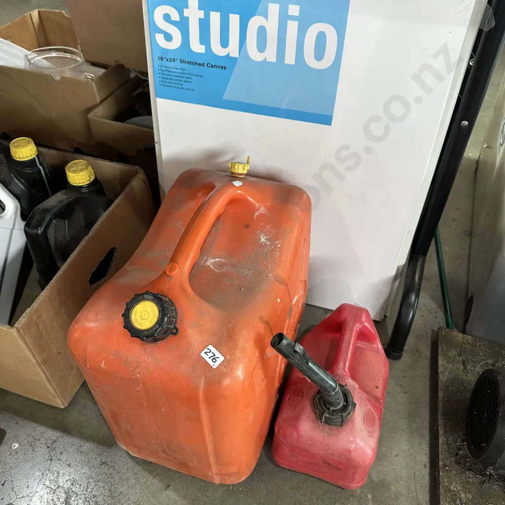 Petrol can and contents plus 2 canvas Image 1++