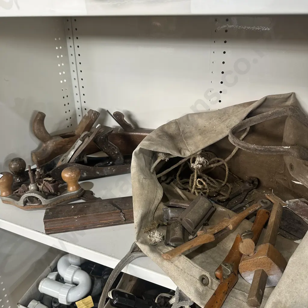 Shelf lot of planes plus tool bag. Image 1++