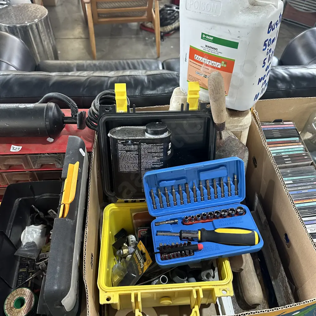 driver set, trowls, paint, plumbing Image 1++