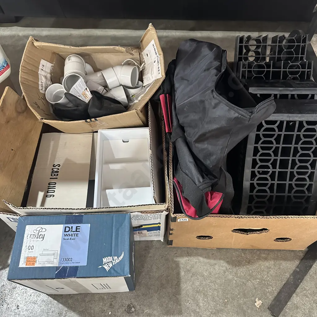 2 boxes plumping, envolopes etc Image 1++
