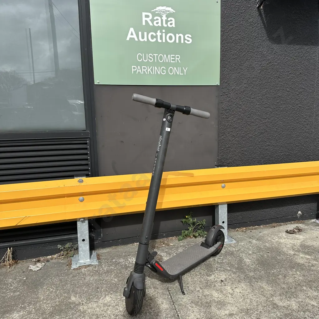 ninebot Segway scooter with charger good condition (medium) Image 1++