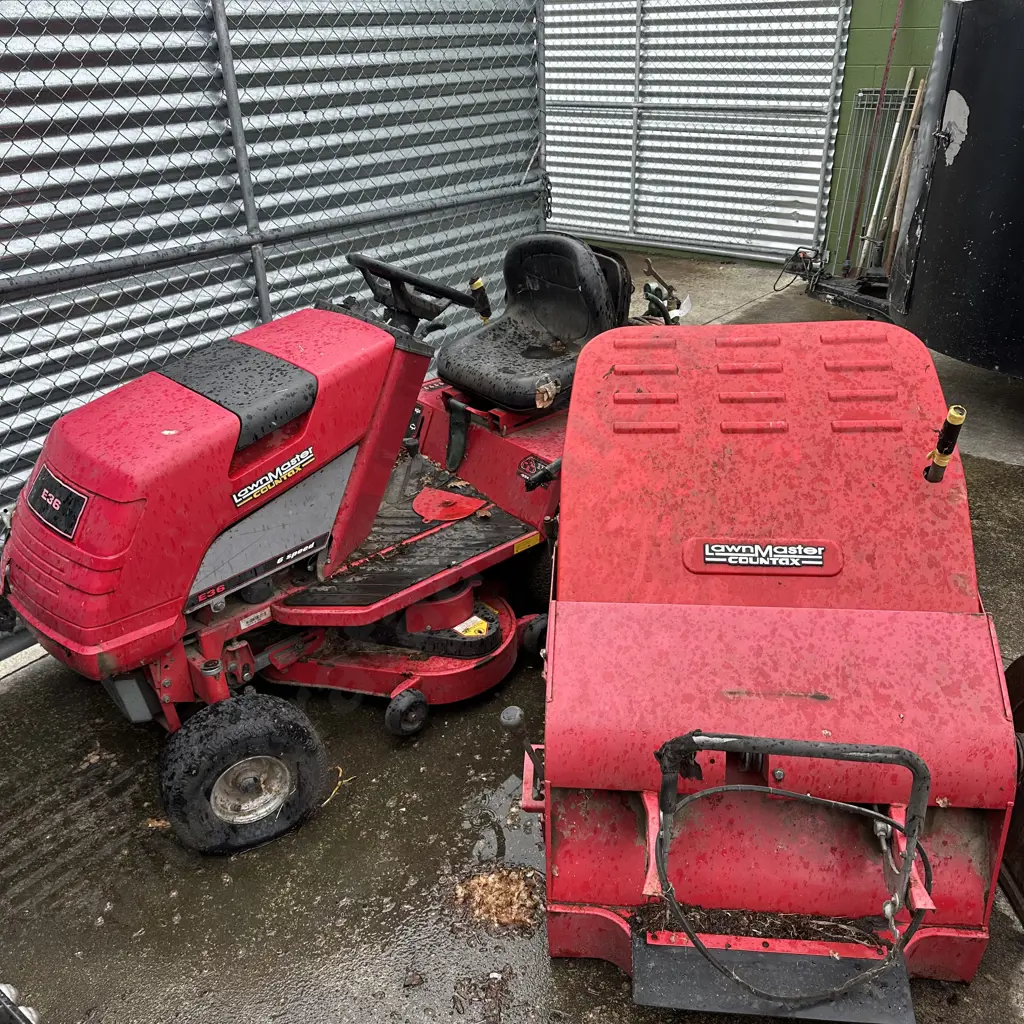 Countax ride on catching mower by Lawnmaster Image 1++