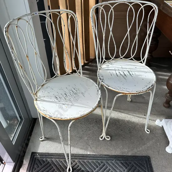 Pr vintage garden chairs