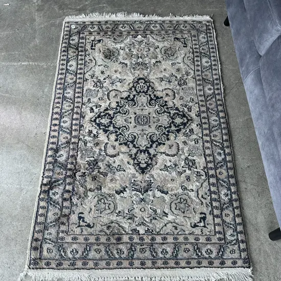Persian rug 1300 x 800
