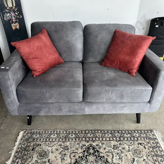 excellent condition sofa & cushions