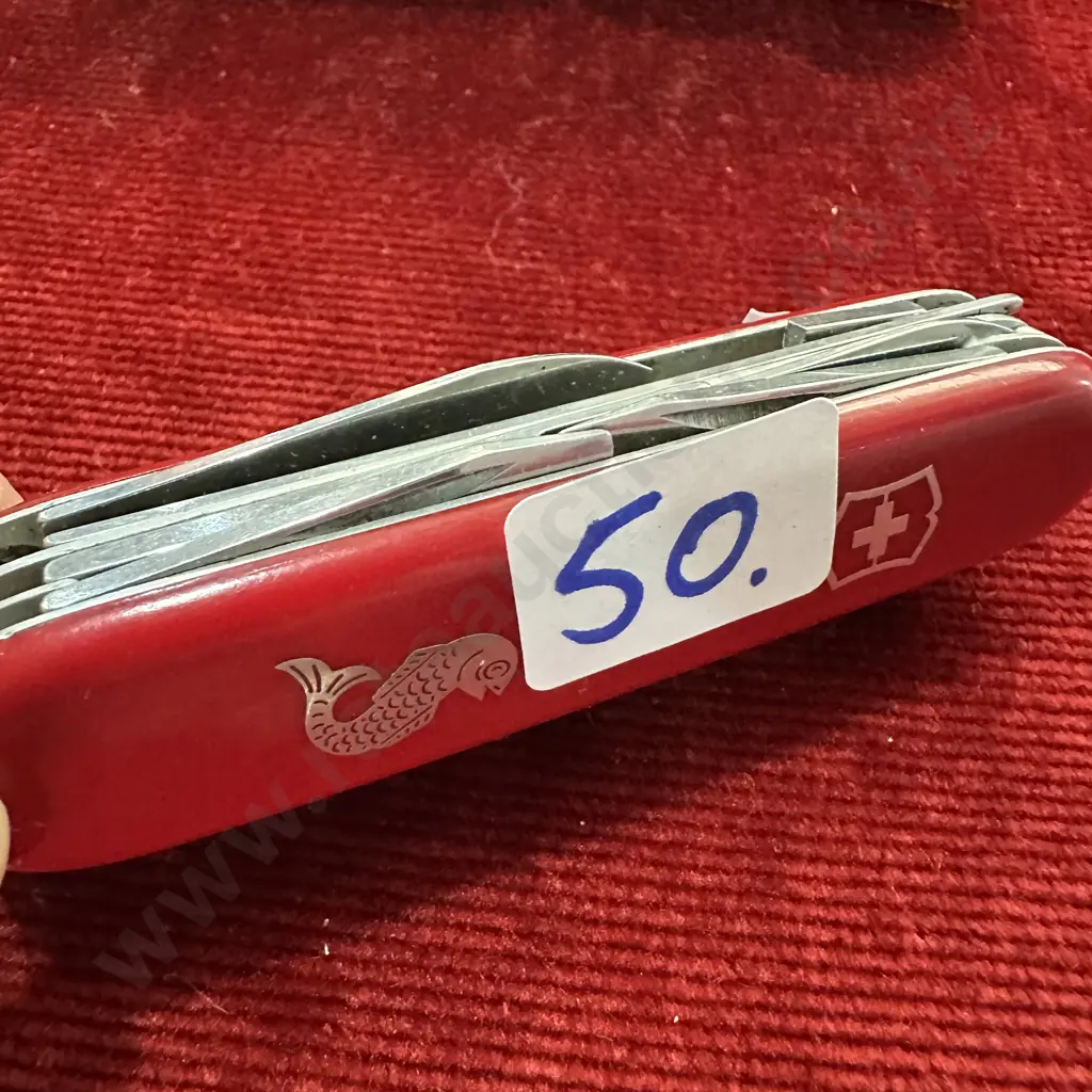 Swiss army knife (missing toothpick) Image 1++