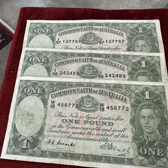 3 x Australian One Pound notes