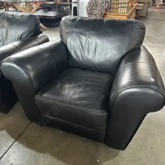 excellent condition Black leather rolled arm lounge chair