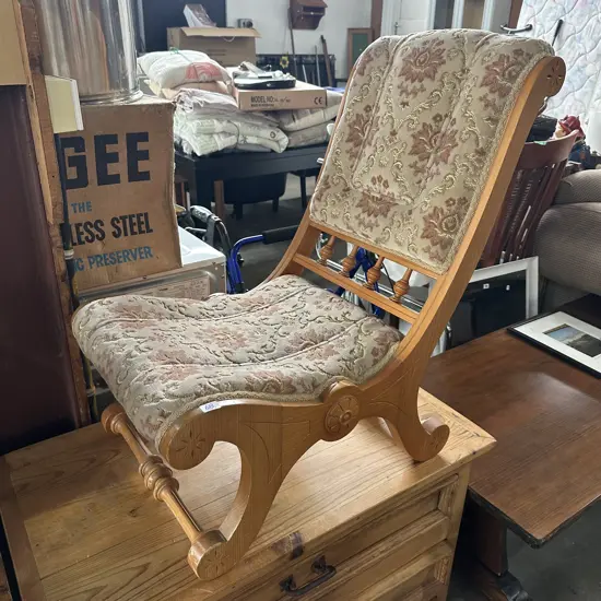 kauri nursing chair
