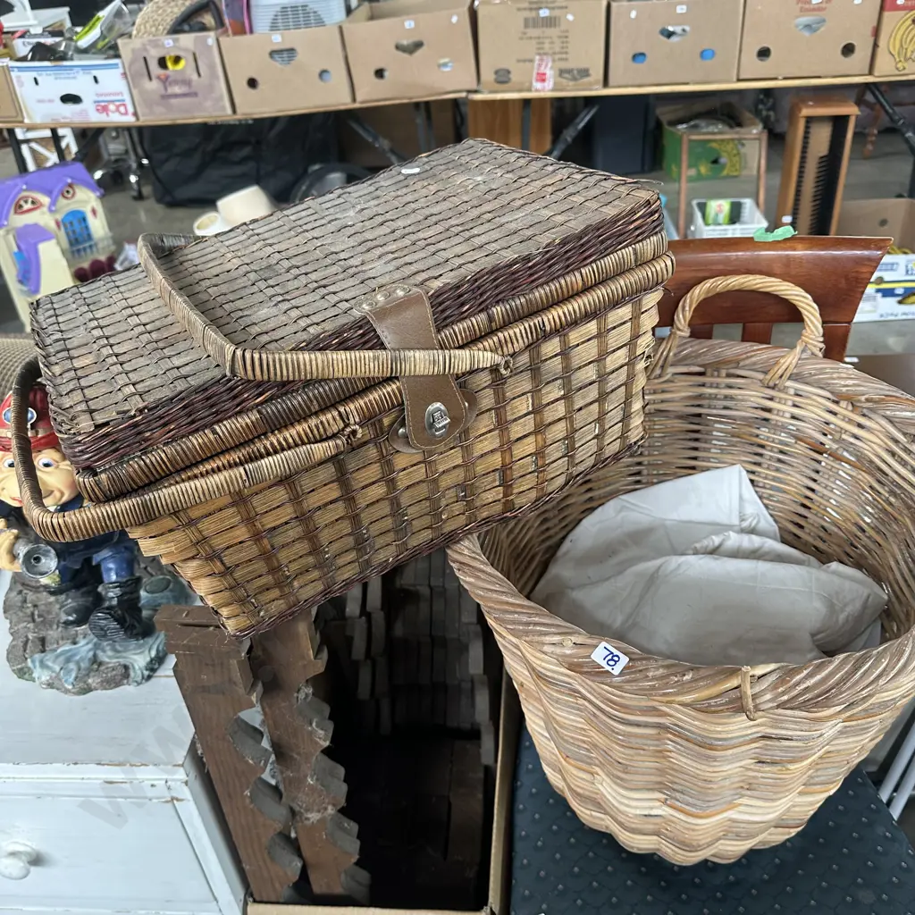 picnic basket and basket Image 1++